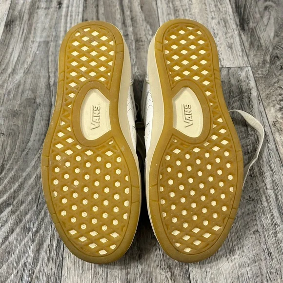 Vans Cream and White Low-Top Athletic Sneakers - Picture 4 of 4